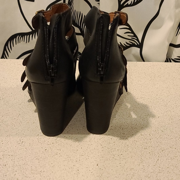 Lucky Brand Buckle Heels - Picture 4 of 7